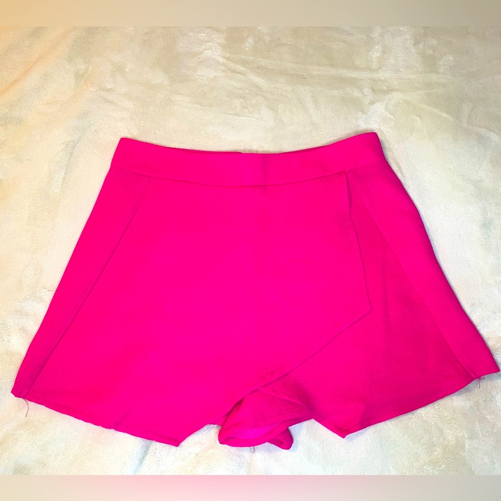 Gently Used Necessary Clothing Hot Pink Envelope Skort! Size Small. - Picture 2 of 6